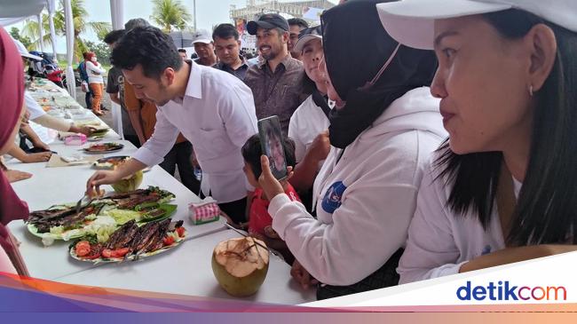 dongkrak-harga-ikan,-emil-dardak-ajak-warga-banyuwangi-makan-tongkol