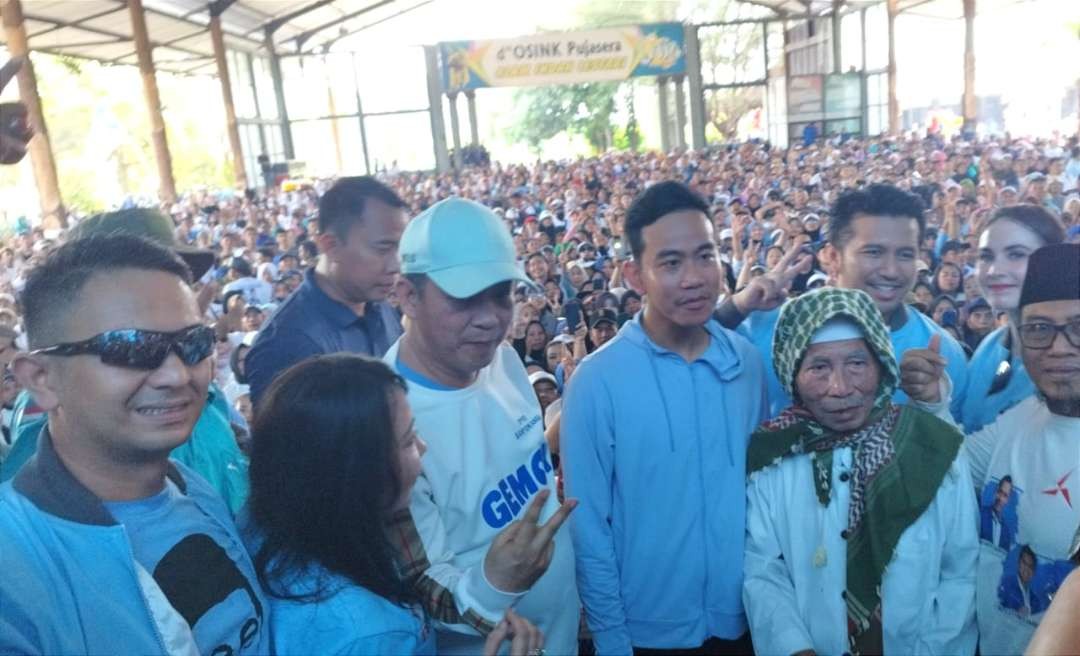 gibran-senam-gemoy-bersama-ribuan-warga-banyuwangi