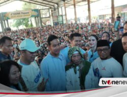 Kampanye Pertama di Banyuwangi, Gibran Senam bersama Ribuan Emak