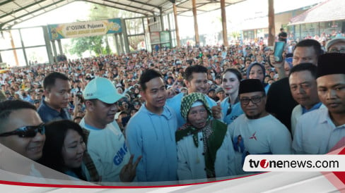 kampanye-pertama-di-banyuwangi,-gibran-senam-bersama-ribuan-emak