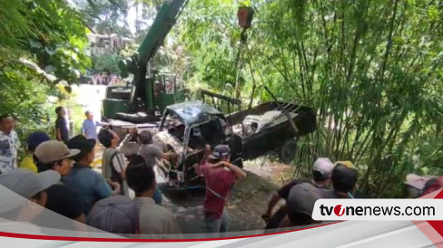 mobil-pikap-terjun-ke-jurang-di-banyuwangi,-satu-balita-tewas