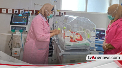 apprehensive,-The baby-who-was-thrown-away-by-his-parents-in-Banyuwangi-is-in-critical condition