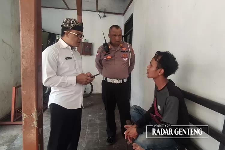 pemotor-mabuk-dibawa-ke-polsek,-karena-pemotor-ini-sulit-diajak-komunikasi