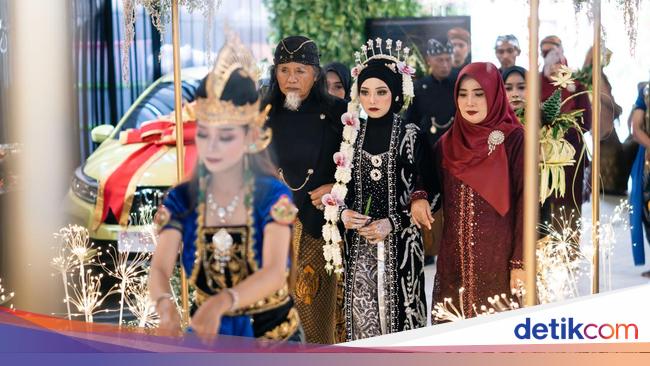 viral-pernikahan-anak-pemilik-padepokan-wewe-gombel,-tamunya-‘orang-pintar’