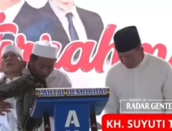 Pray for Prabowo-Gibran's victory, Mansyaul Huda Islamic Boarding School Caretaker Tegaldlimo Banyuwangi Kiai Suyuti Toha Suddenly Fainted