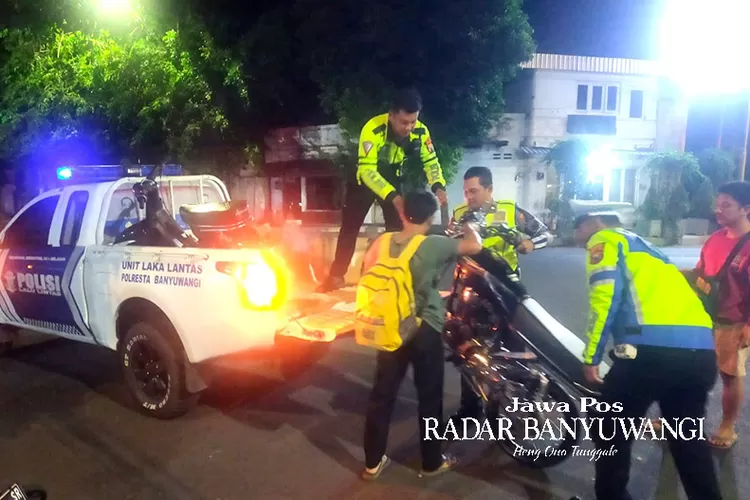 hendak-gelar-balapan-liar-di-pusat-kota-banyuwangi,-7-sepeda-motor-diangkut-paksa-polisi