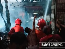 Gudang Penyimpanan Barang Bekas Terbakar, Api Diduga Dari Puntung Rokok yang Dibuang Sembarangan