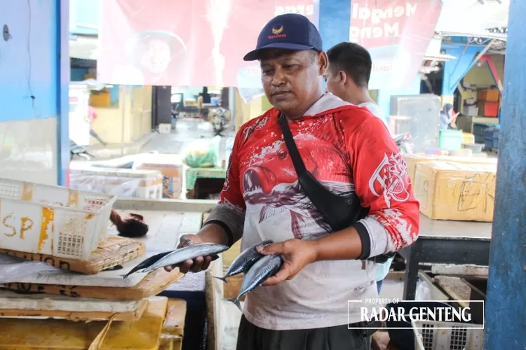 tangkapan-ikan-turun,-harga-mulai-terkerek,-pedagang-ikan-sumringah