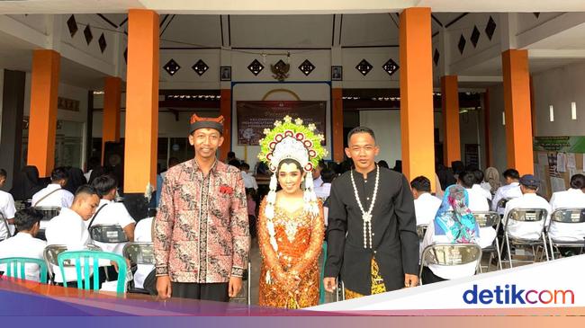 cewek-banyuwangi-ini-rela-tinggalkan-resepsi-nikahnya-demi-dilantik-jadi-kpps