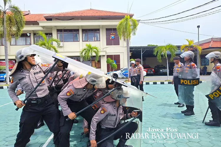 antisipasi-gangguan-kamtibmas-pemilu-2024,-puluhan-bintara-polresta-banyuwangi-dilatih-dalmas