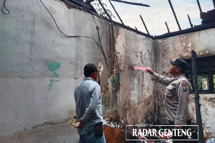 dapur-rumah-habis-terbakar,-diduga-korsleting-listrik,-kerugian-sekitar-rp-25-juta