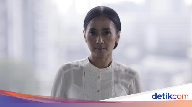 ayu-laksmi-lantunkan-genjer-genjer-di-film-kupu-kupu-kertas