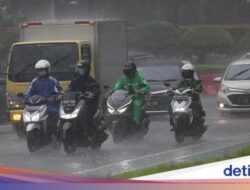 Cuaca Jawa Timur Jumat 2 Februari 2024, Waspada 25 Daerah Hujan Petir