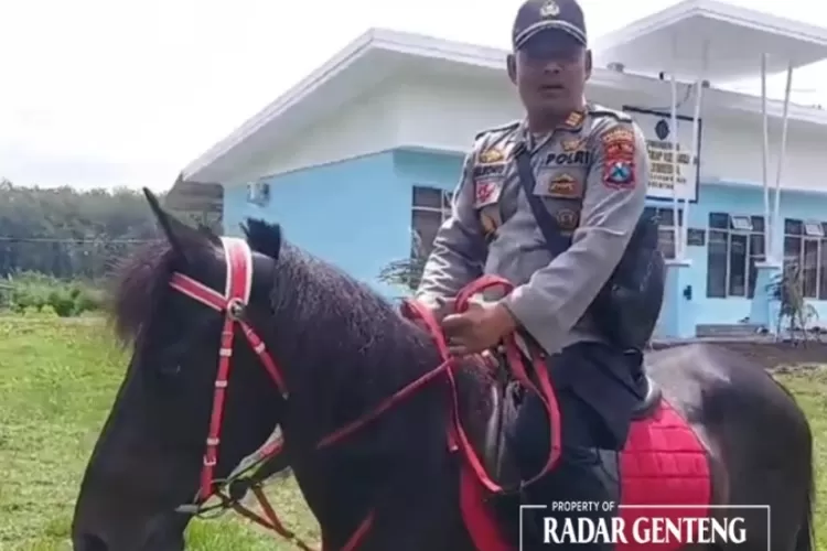 patroli-di-tps-terpencil-dengan-naik-kuda-untuk-mempersiapkan-pengamanan-pemilu-2024