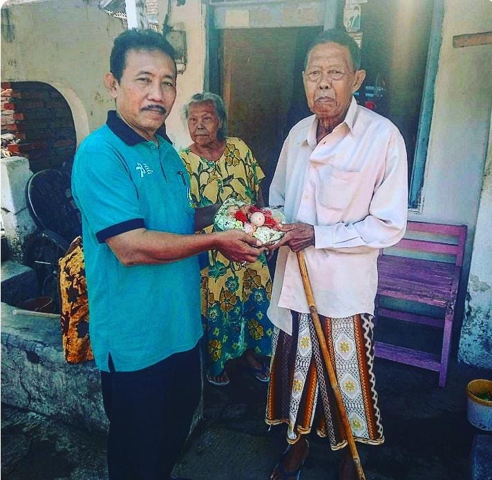 asn-smpn-2-rogojampi-gotong-royong-tangani-kemiskinan