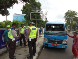 Minibus Kecelakaan Tunggal, Belasan Penumpang Alami Luka-luka