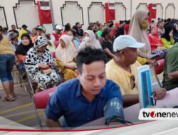 Ratusan Warga Banyuwangi Serbu Pengobatan Gratis TNI-Polri