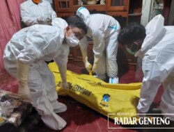 Nelayan Gantung Diri Hingga Membusuk di Dusun Tratas, Desa Kedungringin, Kecamatan Muncar