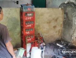 Gudang Musala Berumur 1 Abad Terbakar di Jalan Gajah Mada, Desa Genteng Kulon, Kecamatan Genteng