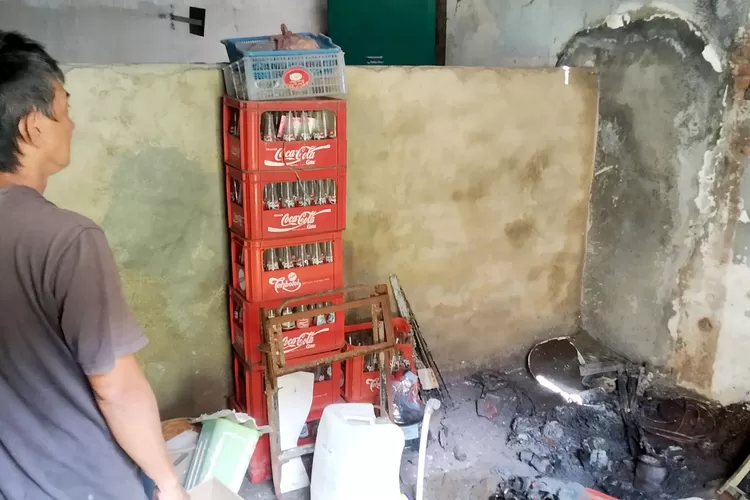 gudang-musala-berumur-1-abad-di-desa-genteng-wetan-banyuwangi-terbakar,-ini-toh-penyebabnya