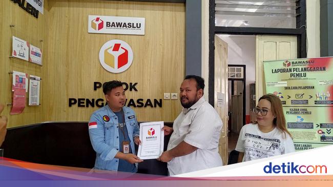 relawan-laporkan-hilangnya-ribuan-apk-paslon-02-di-banyuwangi-ke-bawaslu