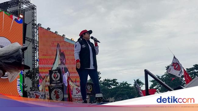 teguran-menohok-puan-ke-massa-yang-tak-acungkan-3-jari-di-kampanye-ganjar