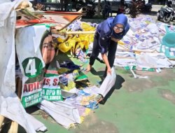 APK Hasil Razia Panwascam Numpuk di Kantor Camat Genteng Banyuwangi – Radar Banyuwangi