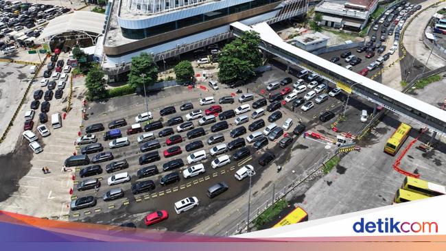 lebih-75-ribu-orang-menuju-bali-lewat-pelabuhan-ketapang-di-libur-imlek
