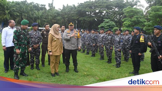 11.942-personel-gabungan-diterjunkan-amankan-pemilu-di-banyuwangi