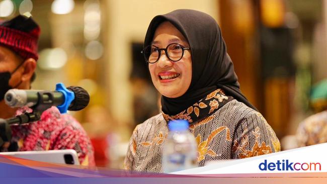 bupati-ipuk-ajak-pemilih-di-banyuwangi-datang-ke-tps:-jangan-sampai-golput!