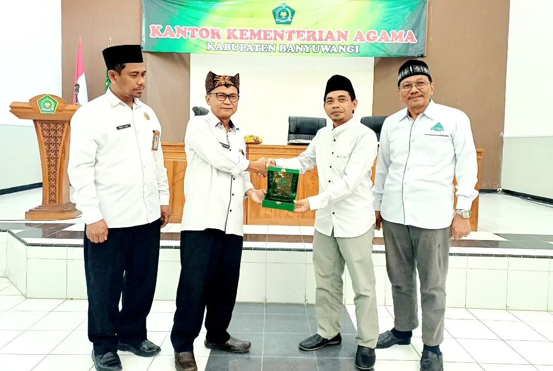 mahasiswa-uin-khas-selesaikan-pkl-pada-kua-kecamatankementerian-agama-kabupaten-banyuwangi
