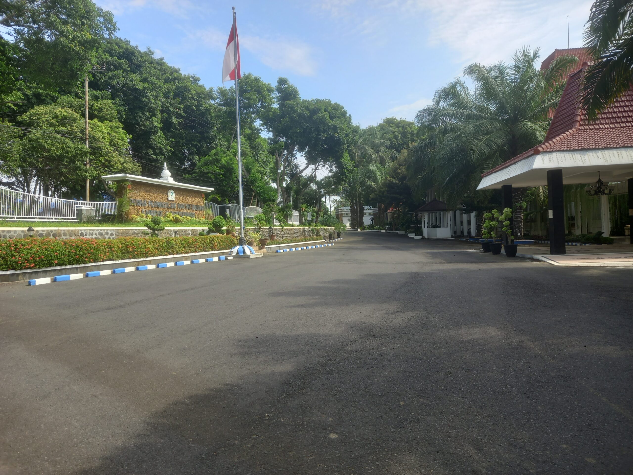 menengok-kantor-sekretaris-dprd-banyuwangi-di-masa-tenang-menjelang-pemilu-2024