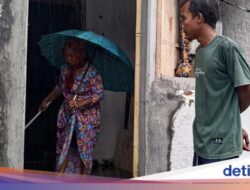 Kisah Ulfa Terkunci di Kamar Saat Angin Kencang Menerjang Rumahnya