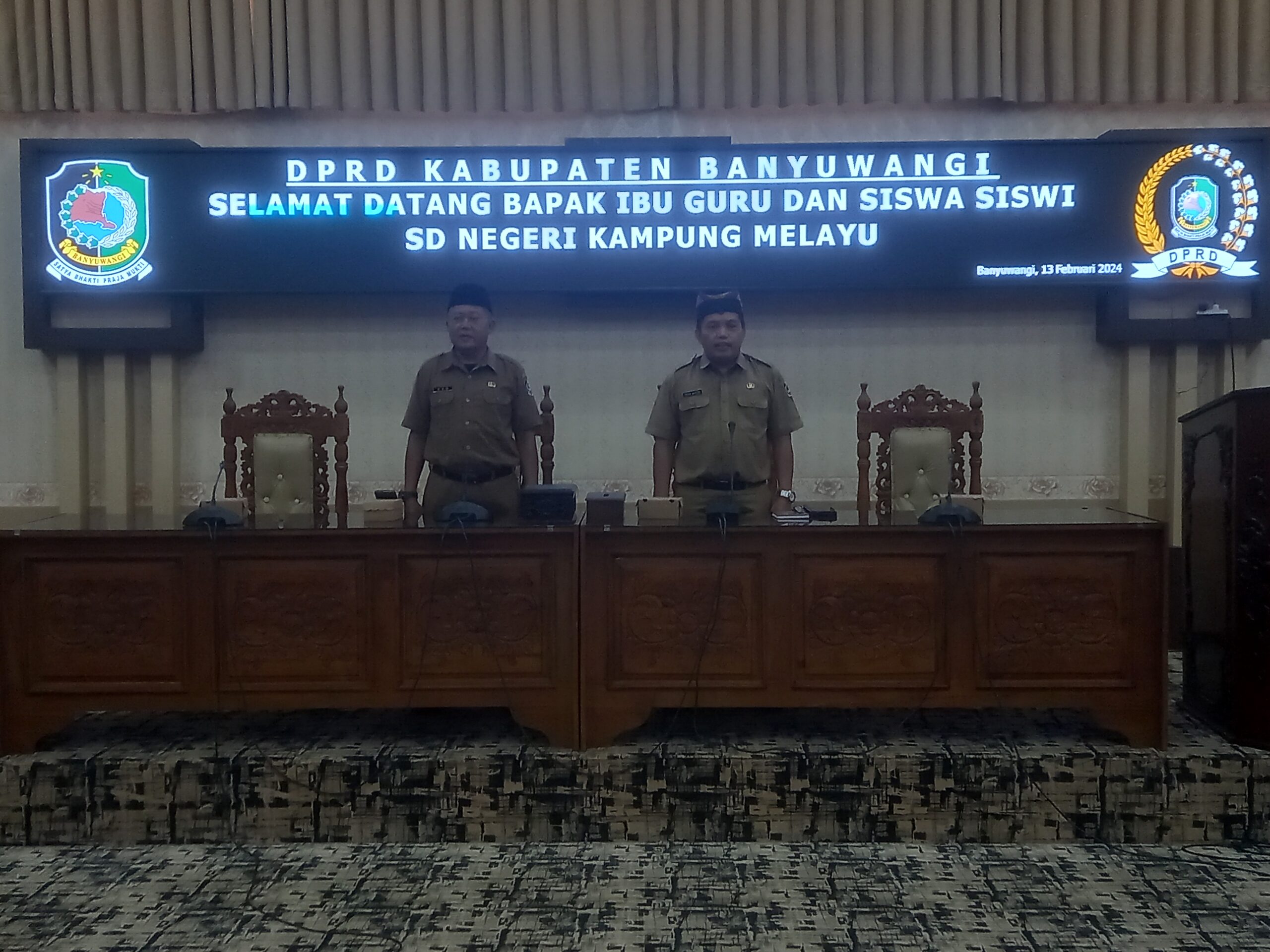 dprd-kabupaten-banyuwangi-menerima-kunjungan-siswa-siswi-sdn-kampung-melayu-kecamatan-kota-banyuwangi