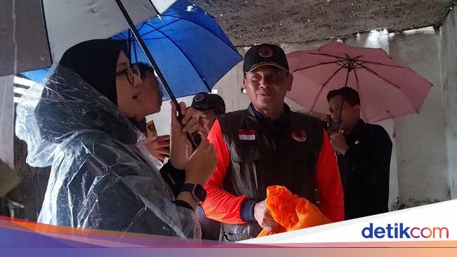bupati-ipuk-bagikan-puluhan-paket-sembako-untuk-korban-angin-kencang