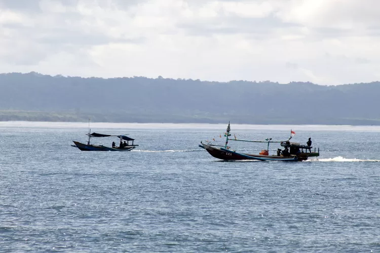 musim-hujan,-nelayan-grajagan-banyuwangi-berburu-tongkol-dan-layang-–-radar-banyuwangi