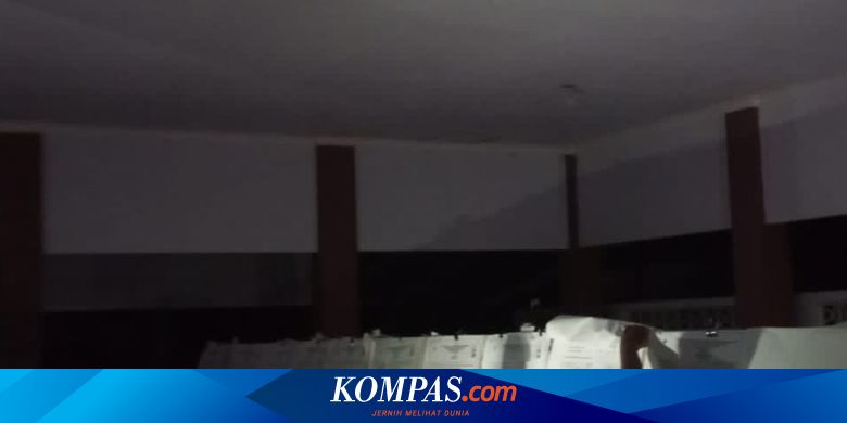 penghitungan-suara-di-banyuwangi-sempat-terhenti-karena-listrik-padam