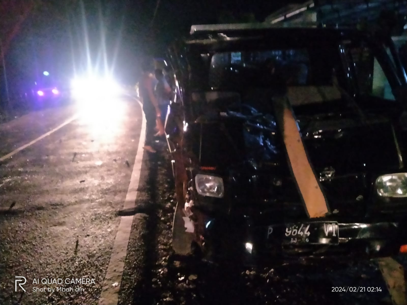 pick-up-l300-vs-honda-scoopy-di-gambiran,-dua-orang-dilarikan-ke-rumah-sakit
