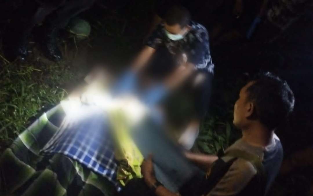 penderes-kelapa-di-banyuwangi-tewas-usai-jatuh-dari-pohon-kelapa