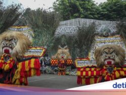 End of February Event 2024 in Surabaya, There is Reog and cycling