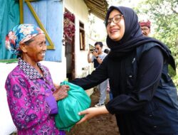 Banyuwangi Berbagi, Bupati Ipuk Sisir Warga Miskin Pinggir Hutan