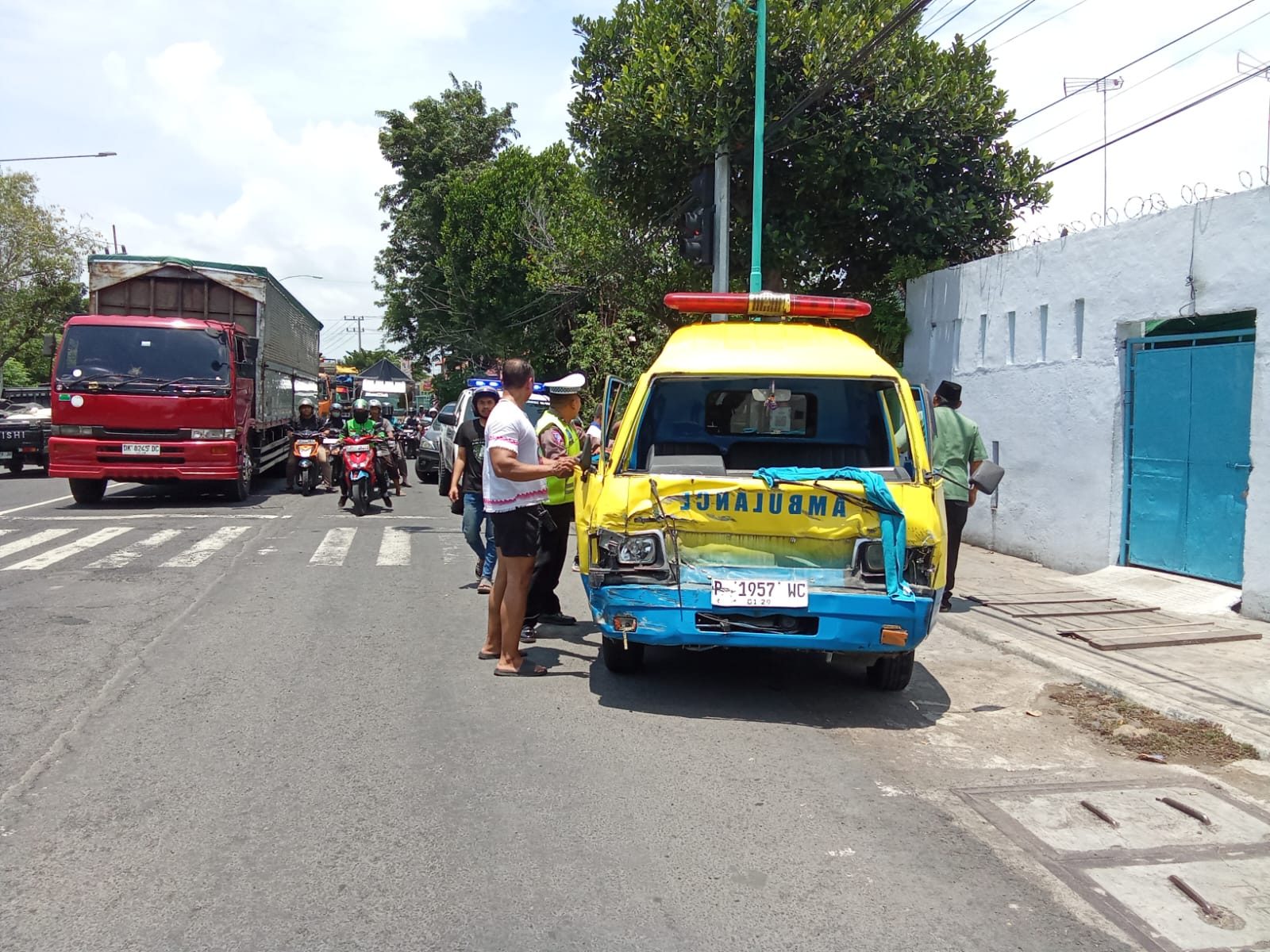 tabrakan-ambulan-vs-pick-up-di-banyuwangi,-ini-kata-kasat-lantas