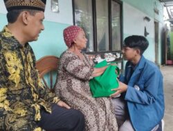 Sembako Mahal, Gabungan Mahasiswa se-Banyuwangi Bagi-bagi Sembako