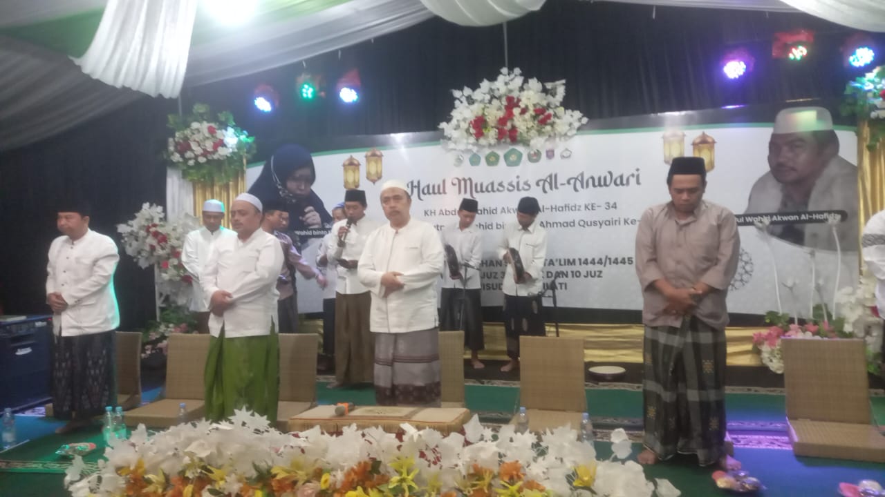 haul-dan-imtihan-al-anwari-ditandai-khatam-100-kali-dan-dihadiri-kh-marzuki-mustamar