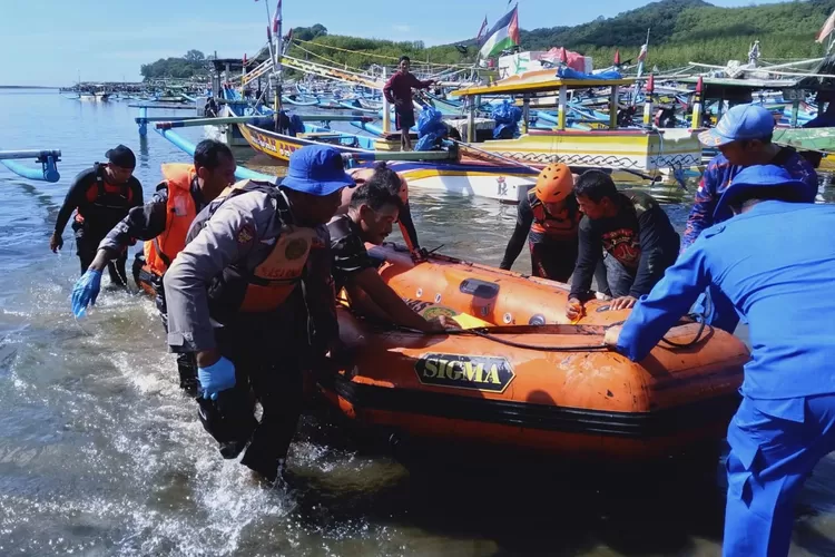 wisatawan-yang-berselancar-di-grajagan-banyuwangi-perlu-izin-khusus-–-radar-banyuwangi