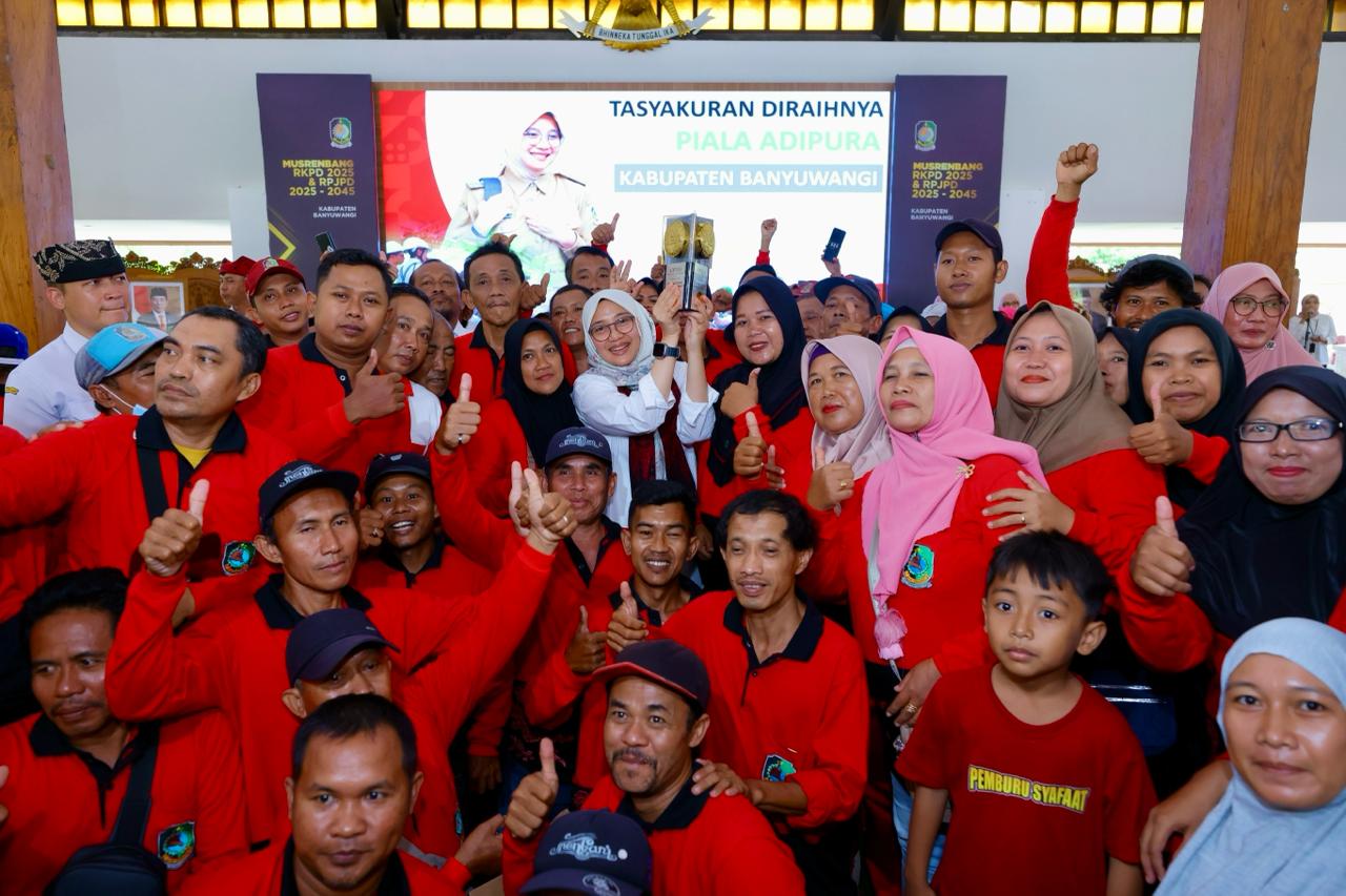 rayakan-raihan-adipura,-bupati-ipuk-tasyakuran-bersama-petugas-kebersihan