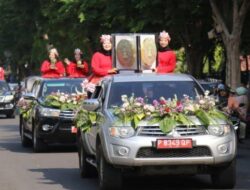Antusiasme Warga di Banyuwangi Sambut Kirab Piala dan Plakat Adipura – Tribunjatim.com