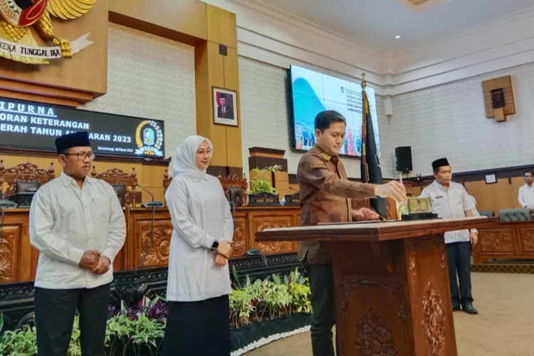 dprd-banyuwangi-gelar-paripurna-penyampaian-lkpj-bupati-tahun-anggaran-2023