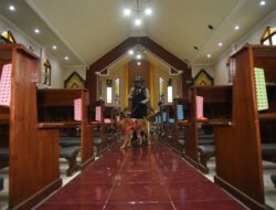 Banyuwangi Police Sterilize Church Ahead of Maundy Thursday Mass