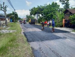 Banyuwangi Speeds Up Road Repairs for Comfortable Eid Homecoming